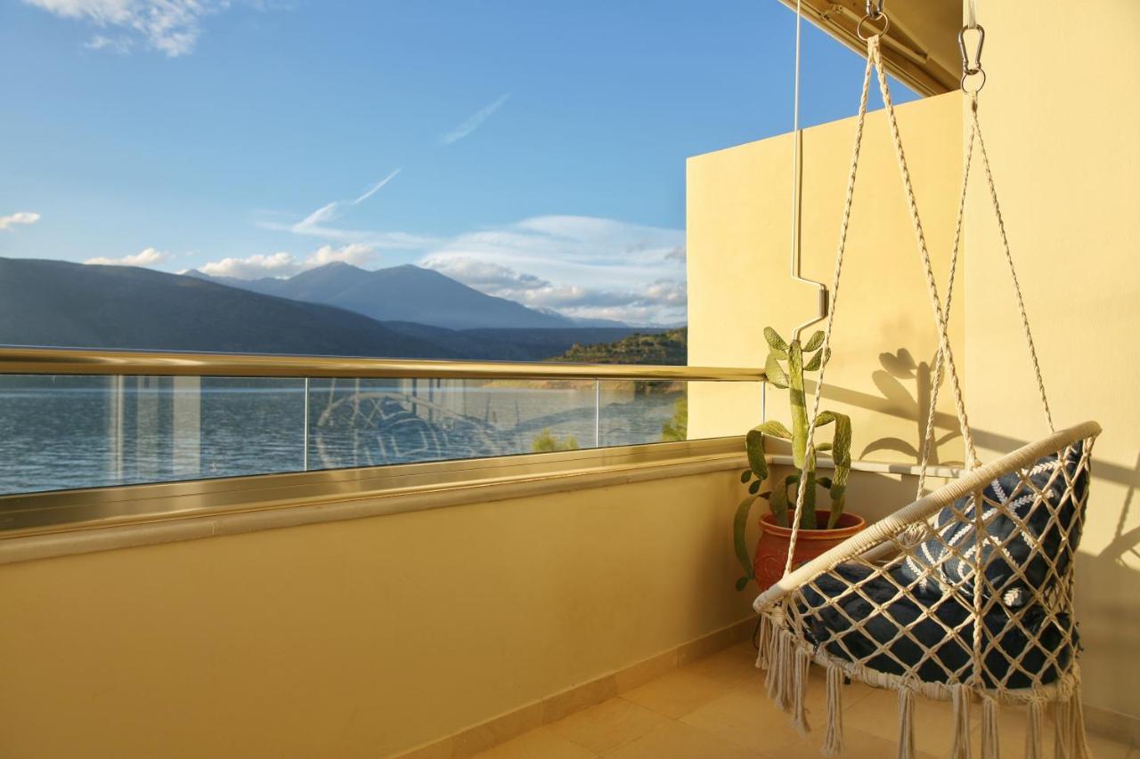 Boho Beach House In Itea-Delphi エクステリア 写真
