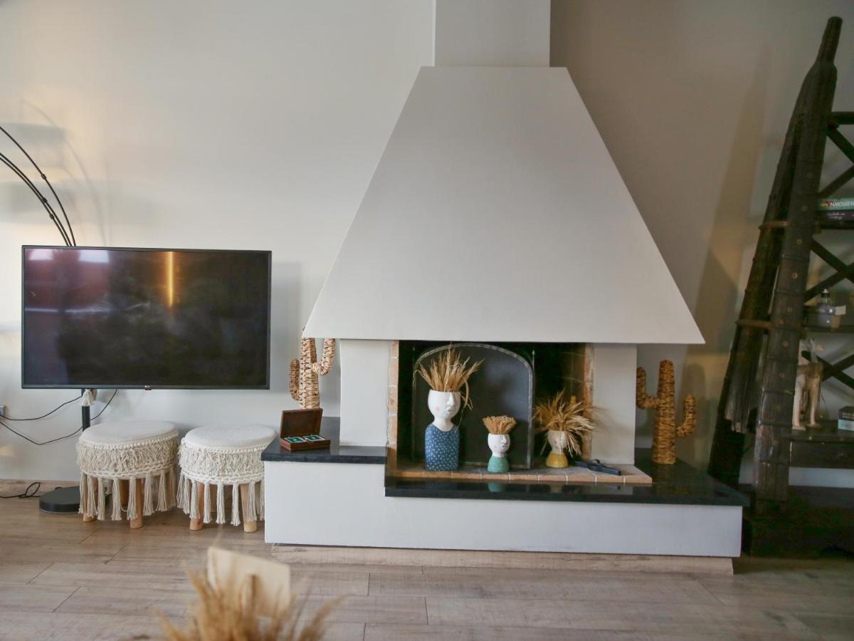 Boho Beach House In Itea-Delphi エクステリア 写真